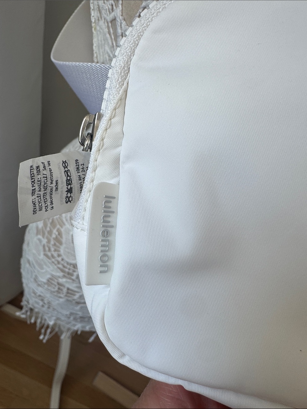 lululemon  White Belt Bag with Silver Logo - Picture 2 of 6